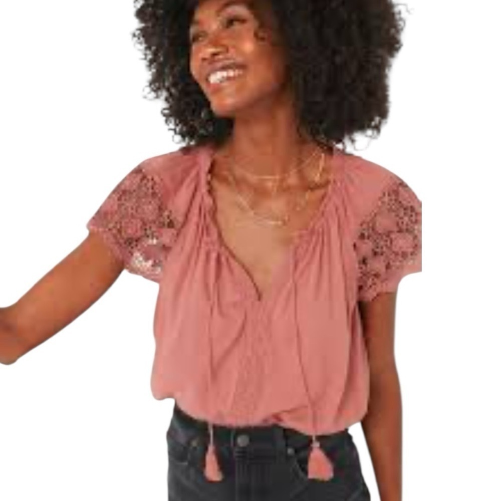 Old Navy | Crochet Flutter Sleeve Top Sz M GUC